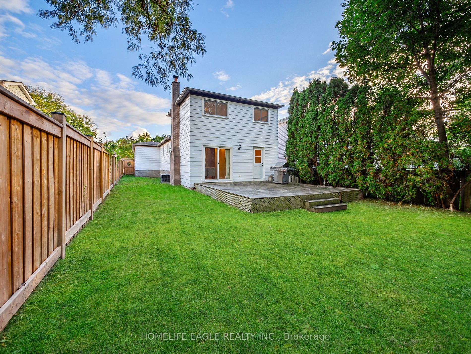 52 Lillooet Cres