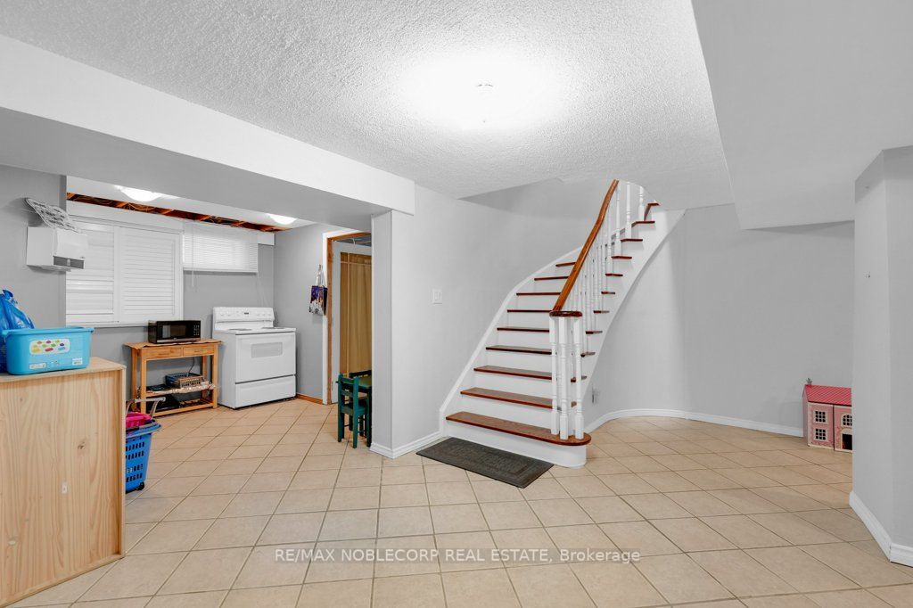 70 Lime Dr