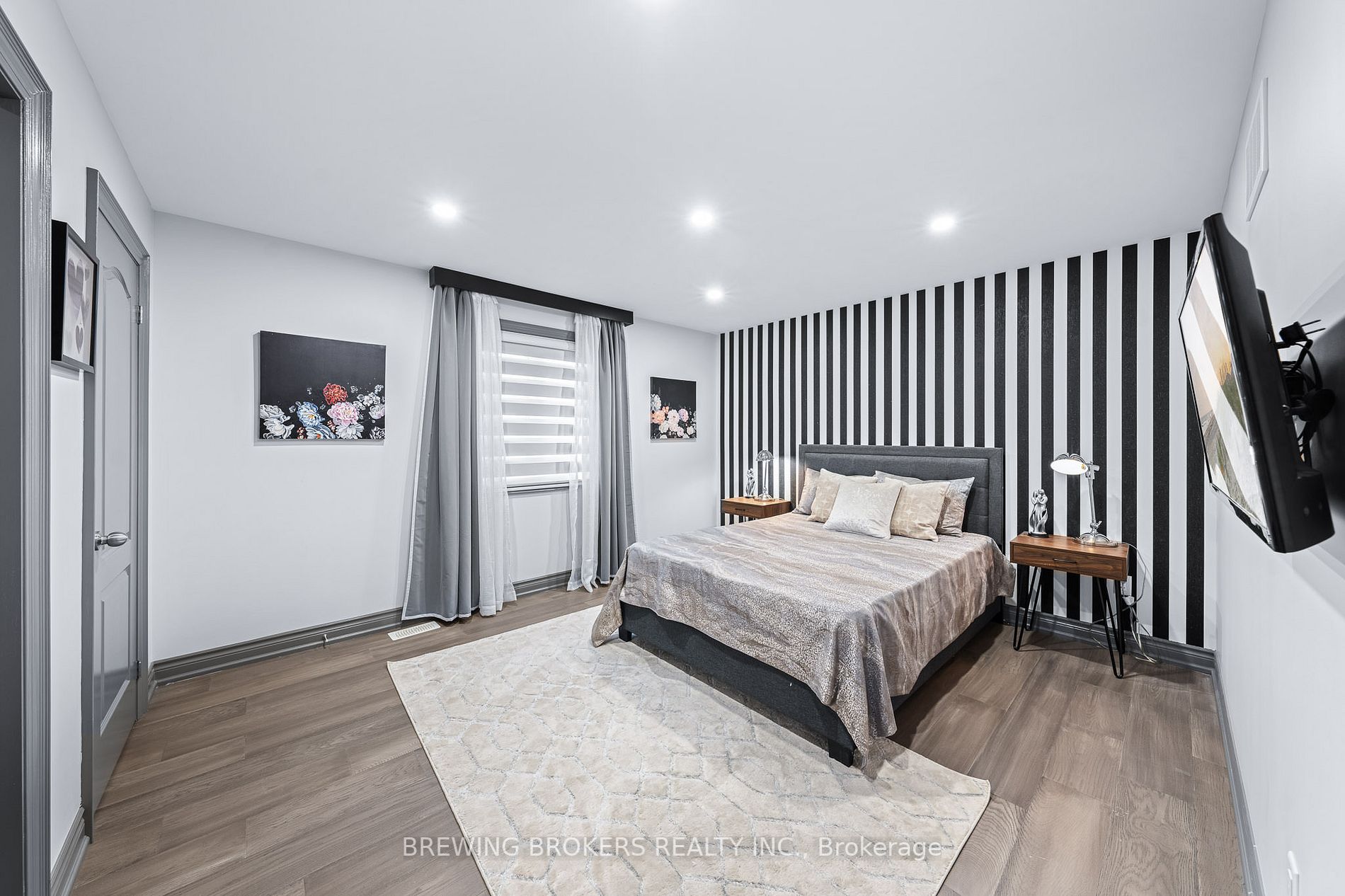 39 Empire Dr S