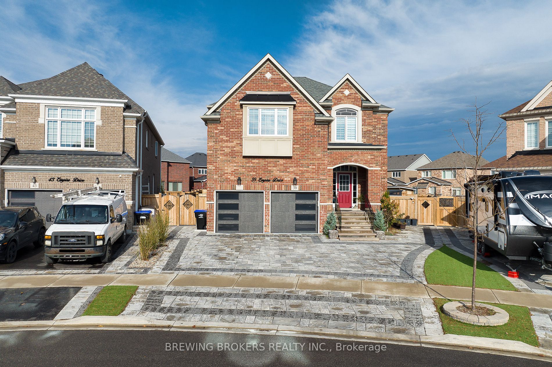 39 Empire Dr S
