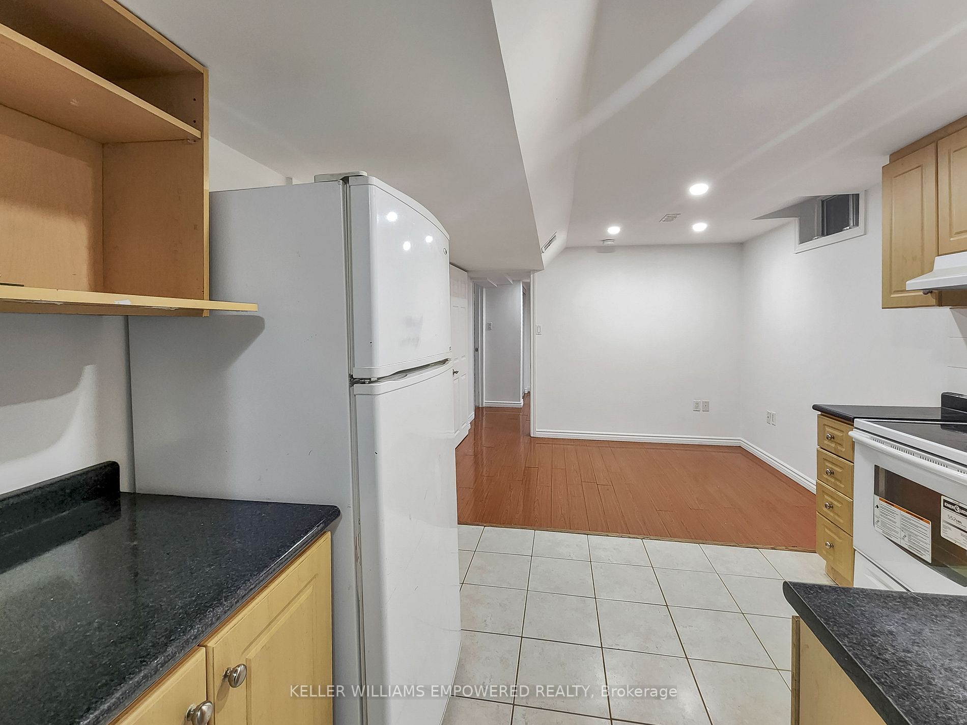 203 Castlehill Rd N
