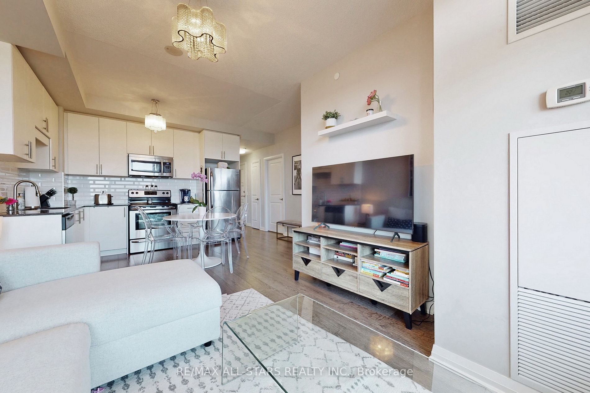 9500 Markham Rd, #1011