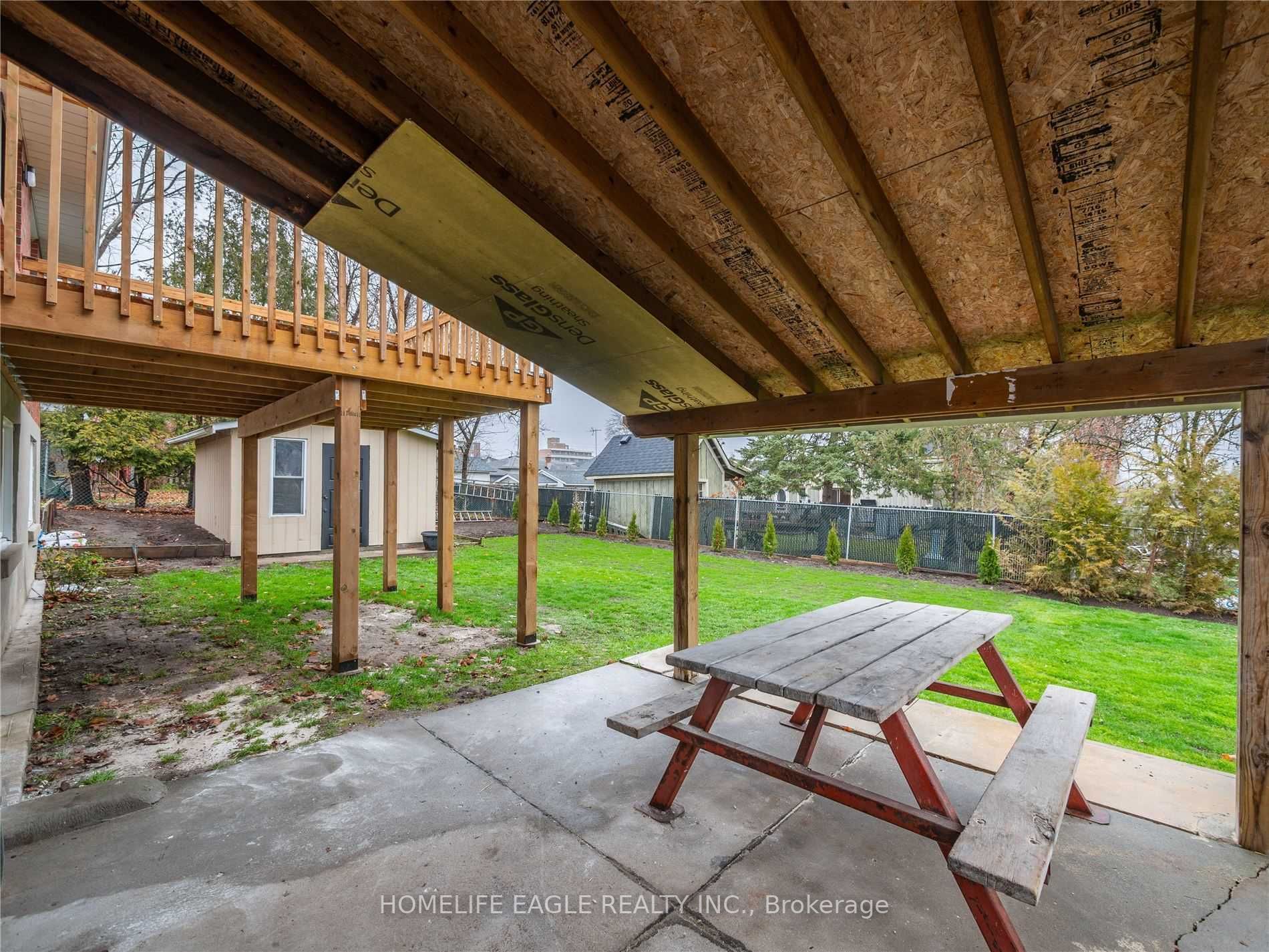 79 Simcoe Rd
