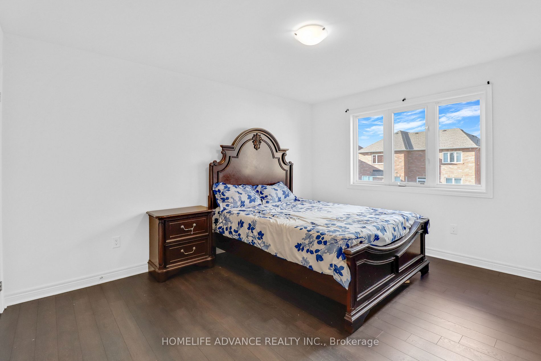 8 Citrine Dr