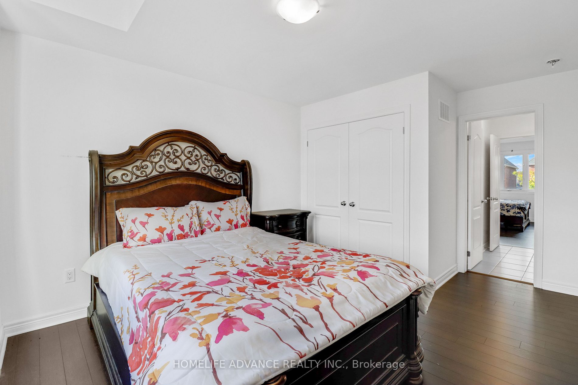 8 Citrine Dr