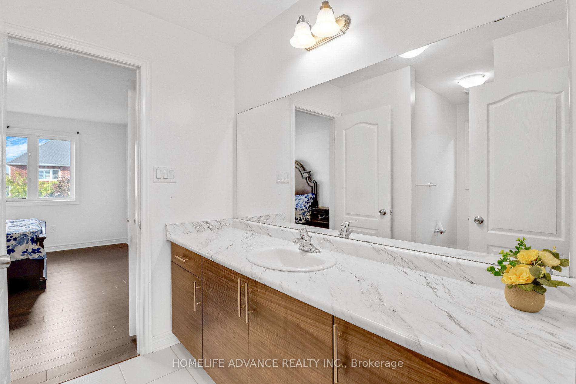 8 Citrine Dr