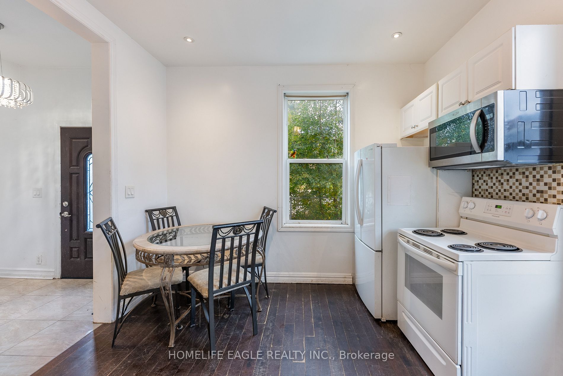 87 Simcoe Rd
