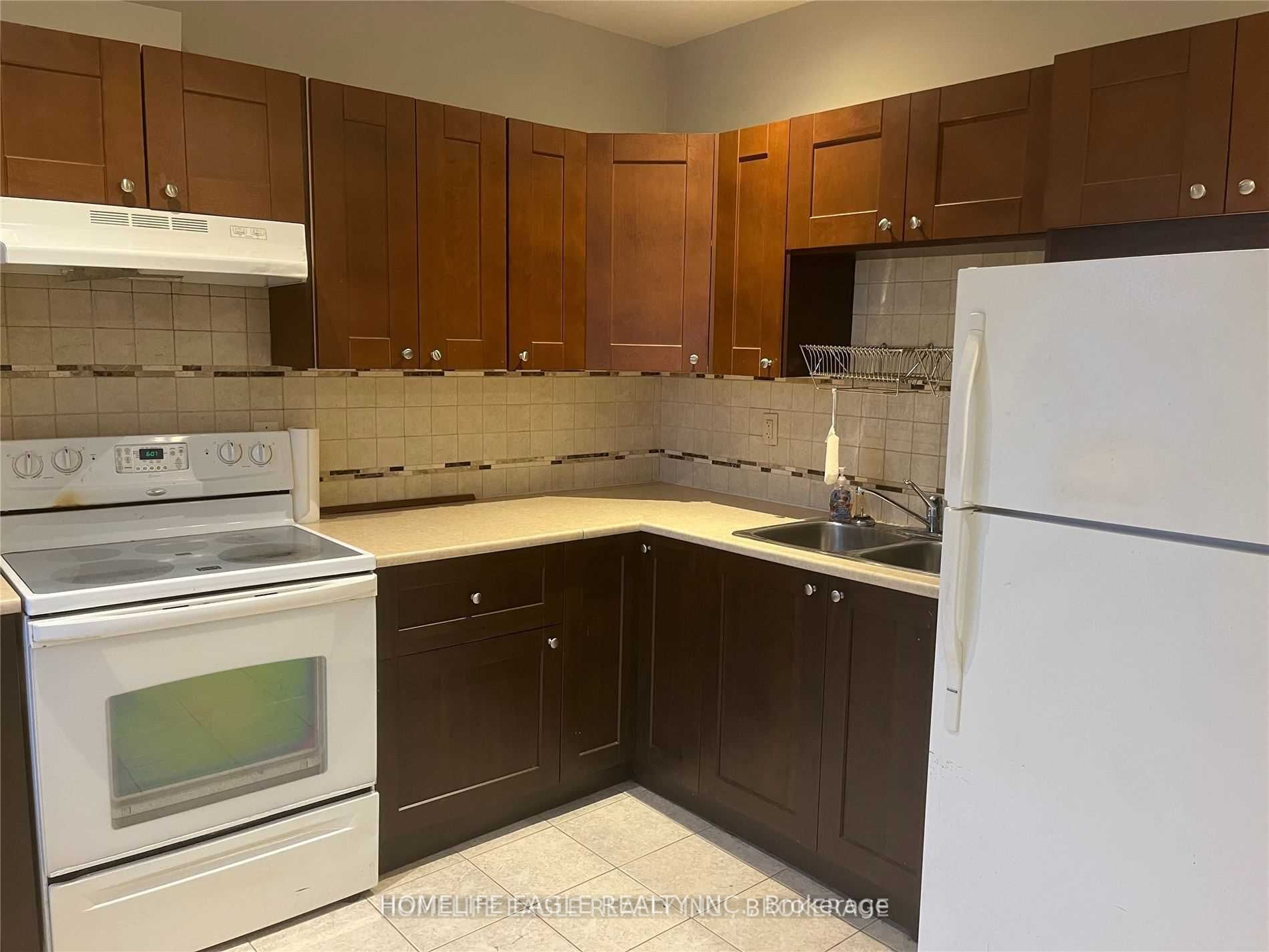 87 Simcoe Rd