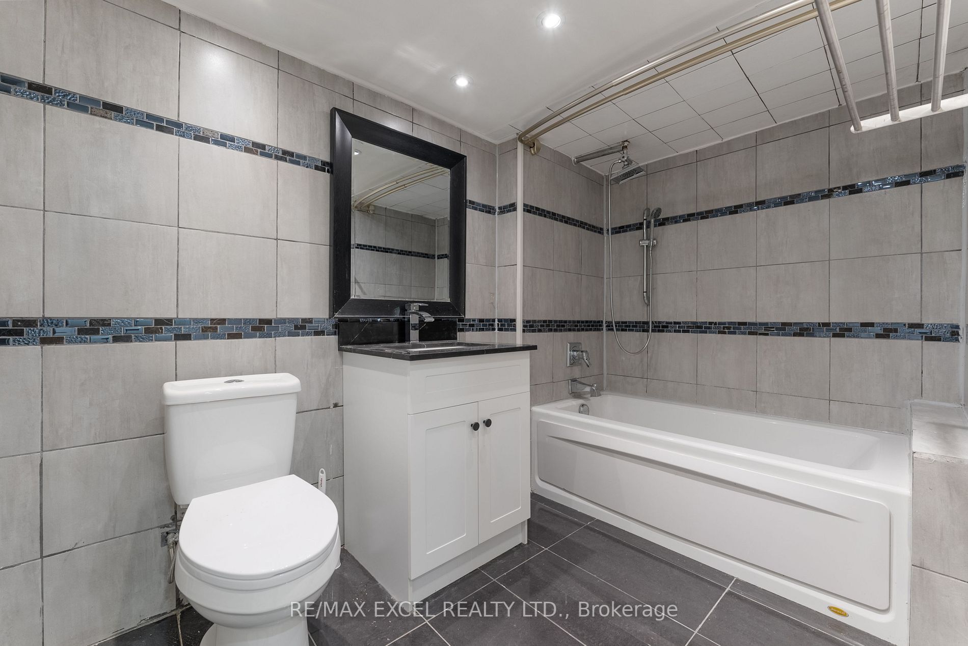 89 Andriana Cres