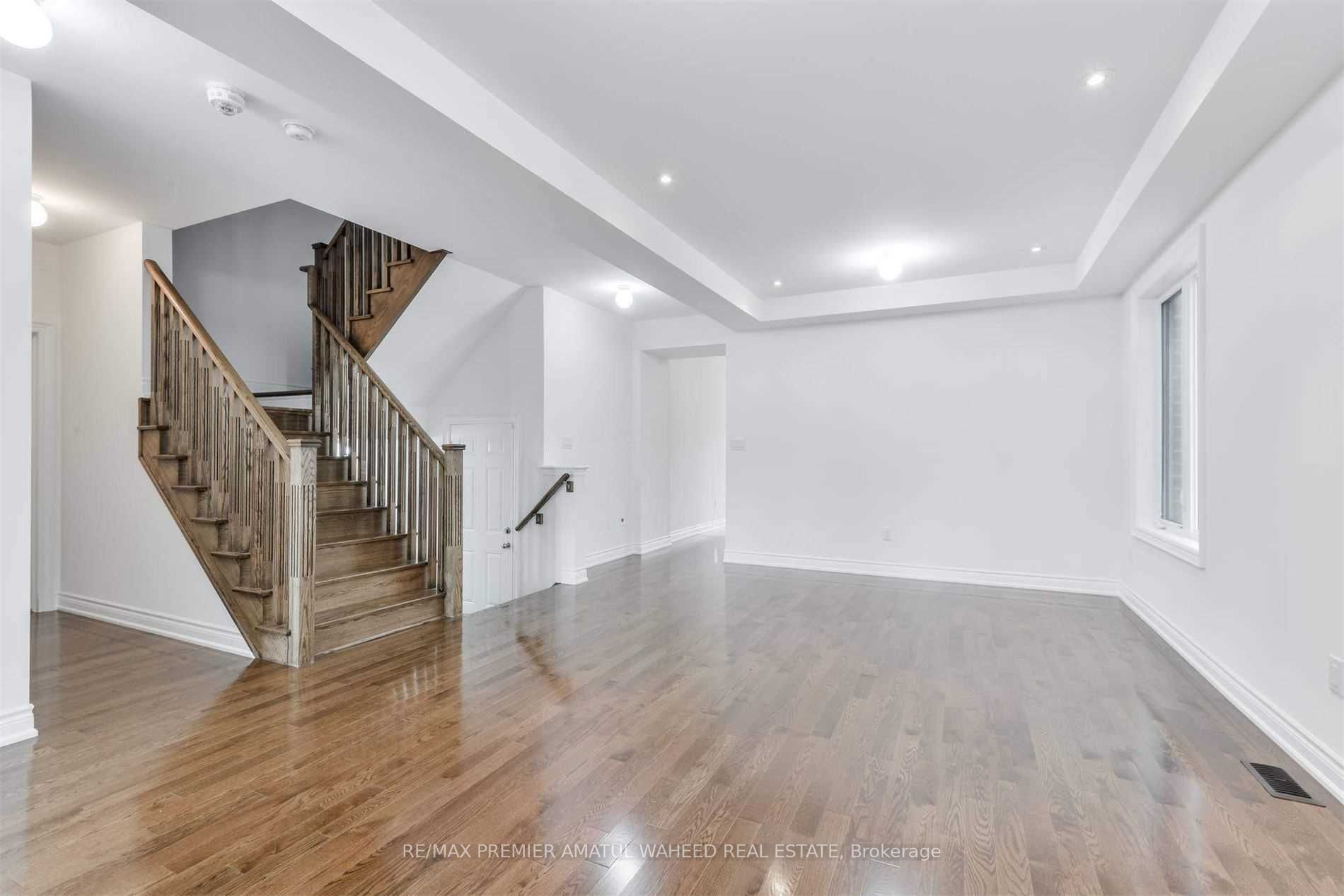 596 Mactier Dr