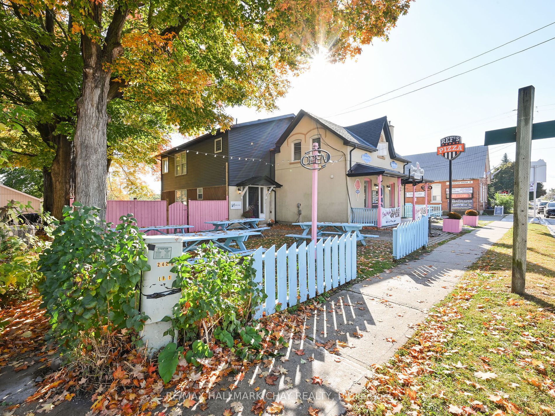 244 Barrie St