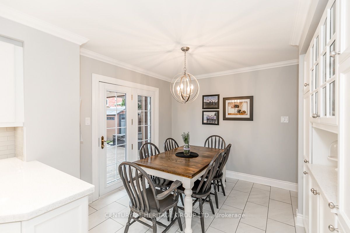 385 Traviss Dr
