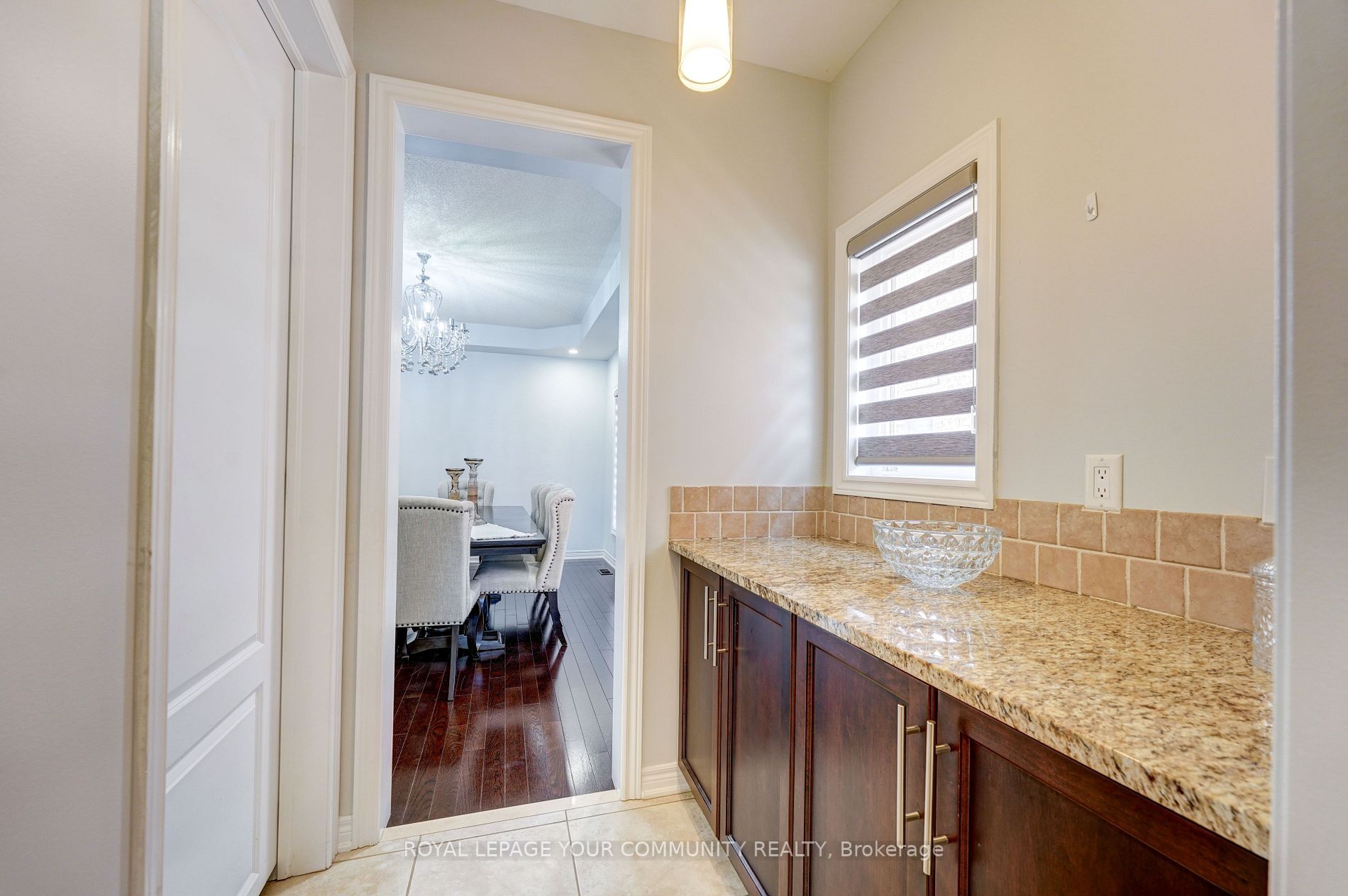 8 Tarmack Dr