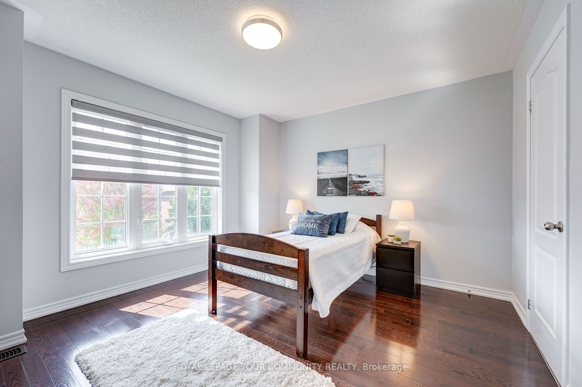 8 Tarmack Dr