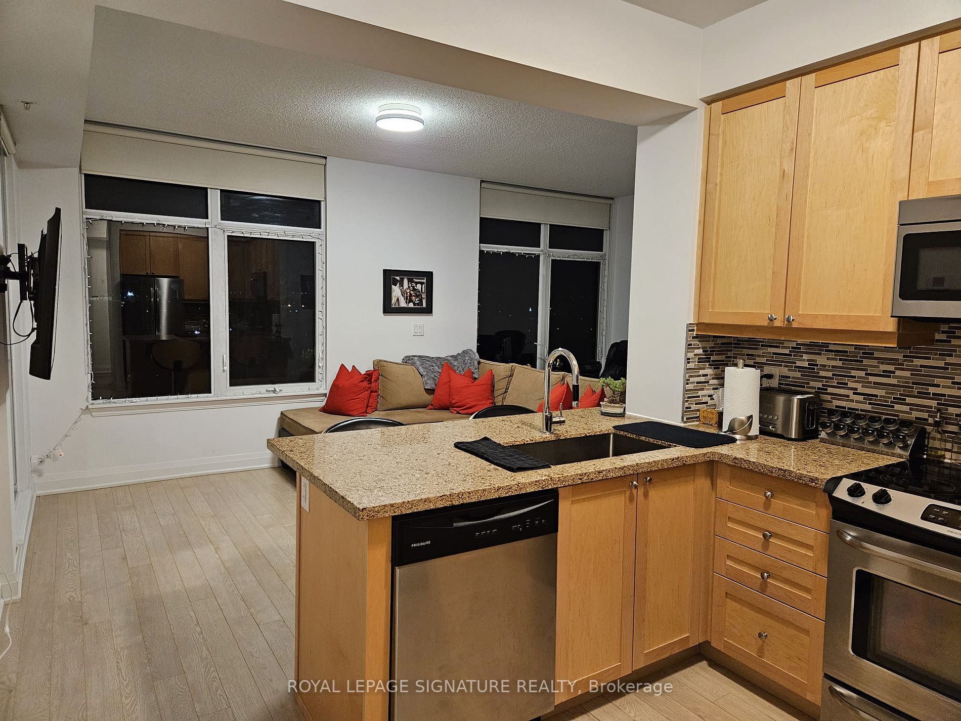 12 Woodstream Boulevard, #919