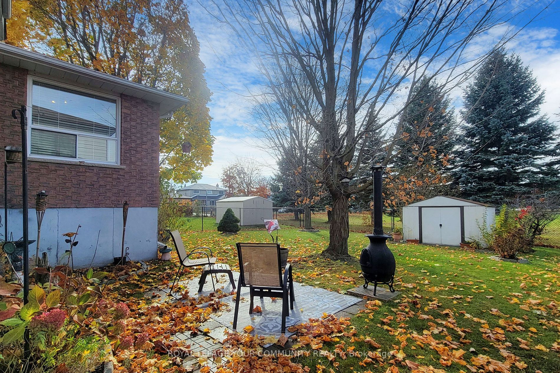 4 Oakmeadow Blvd
