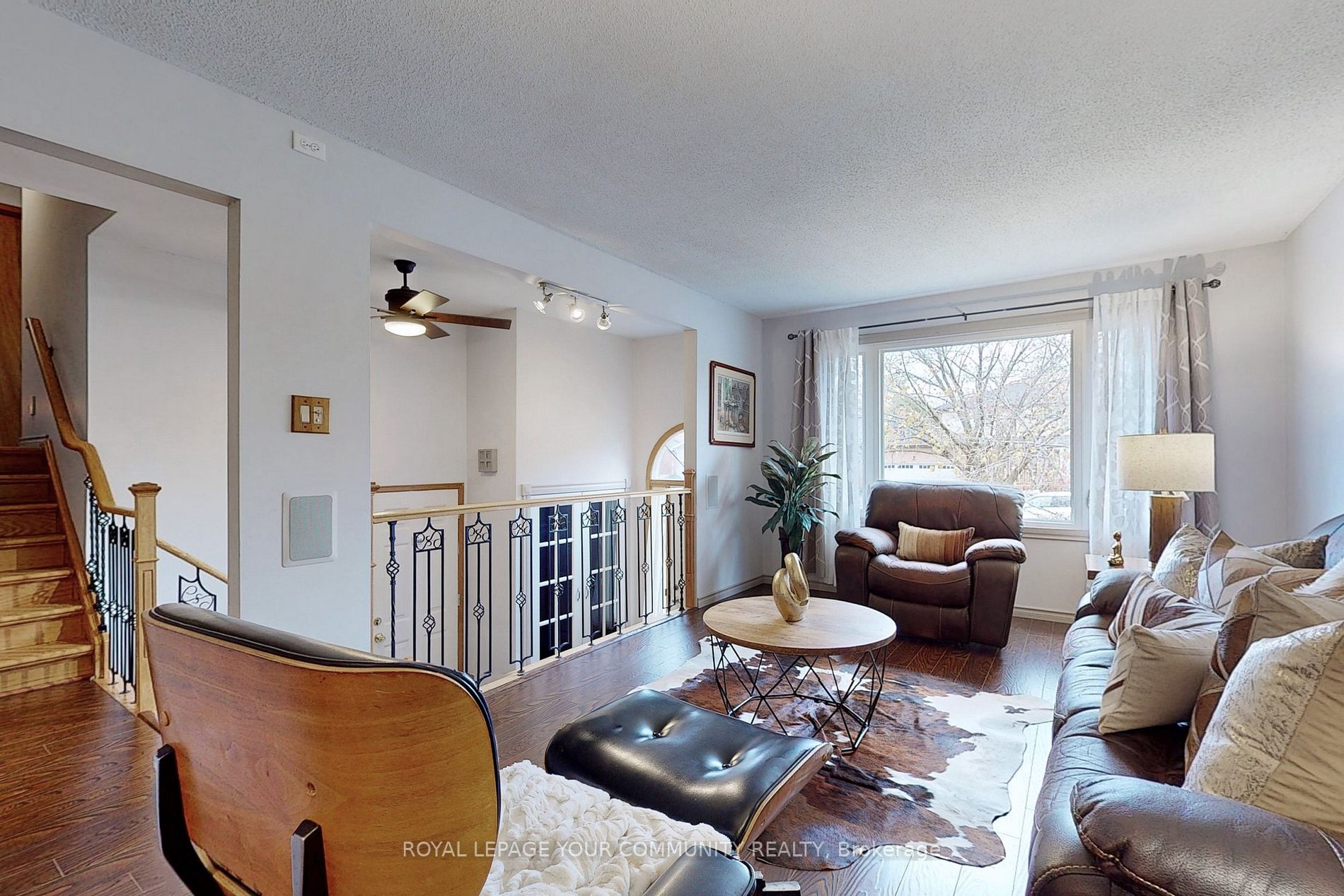 4 Oakmeadow Blvd