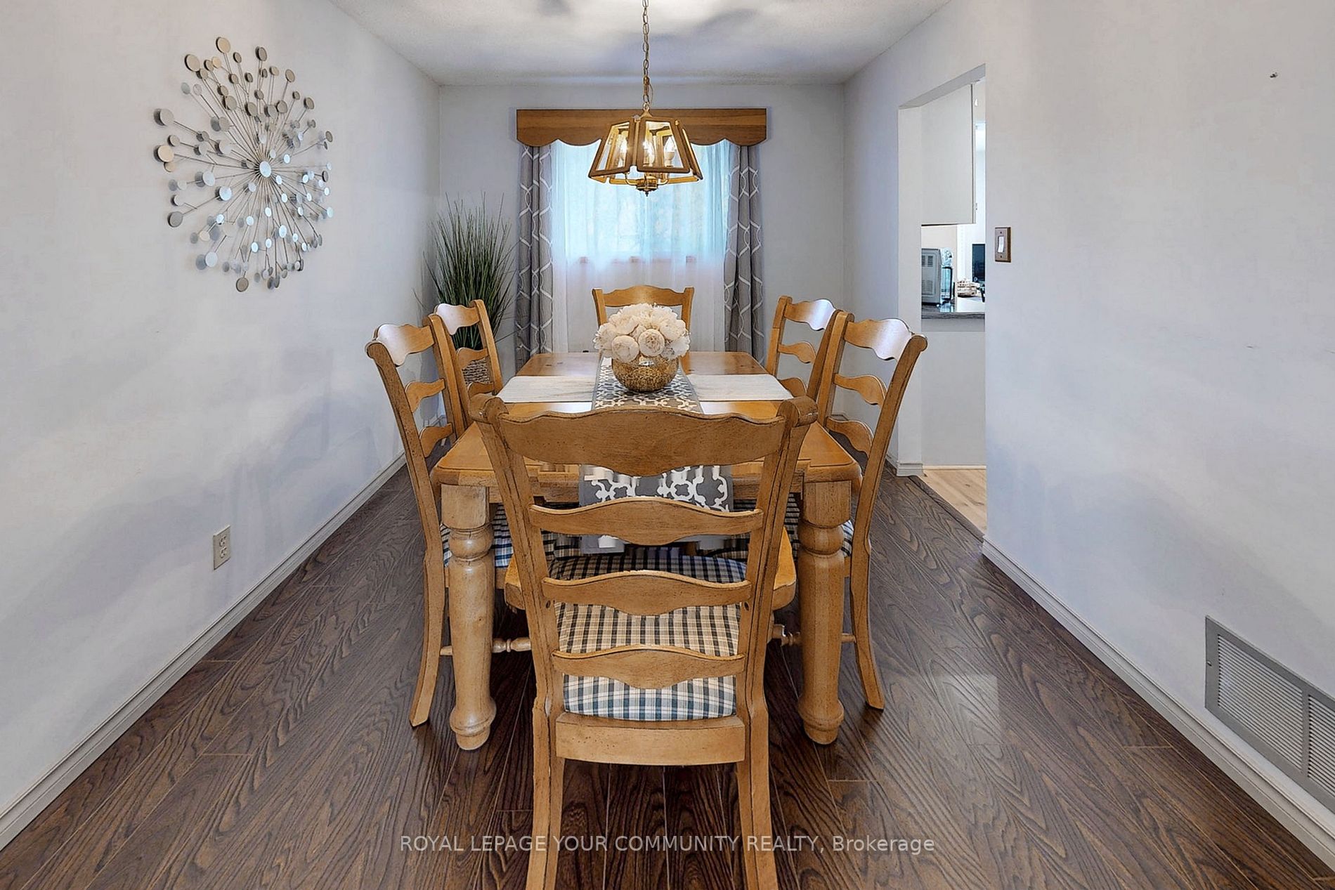 4 Oakmeadow Blvd
