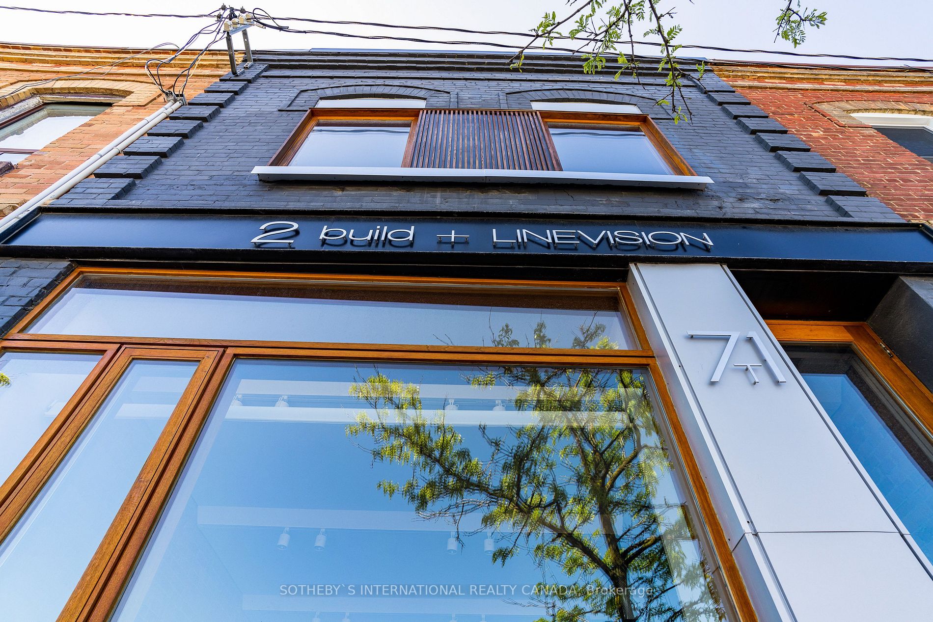 71 Victoria St W