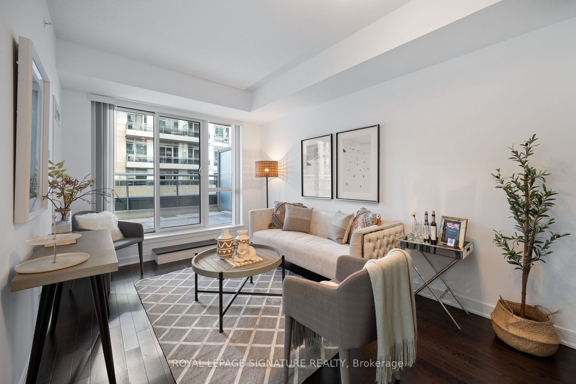 9201 Yonge St, #707Nw