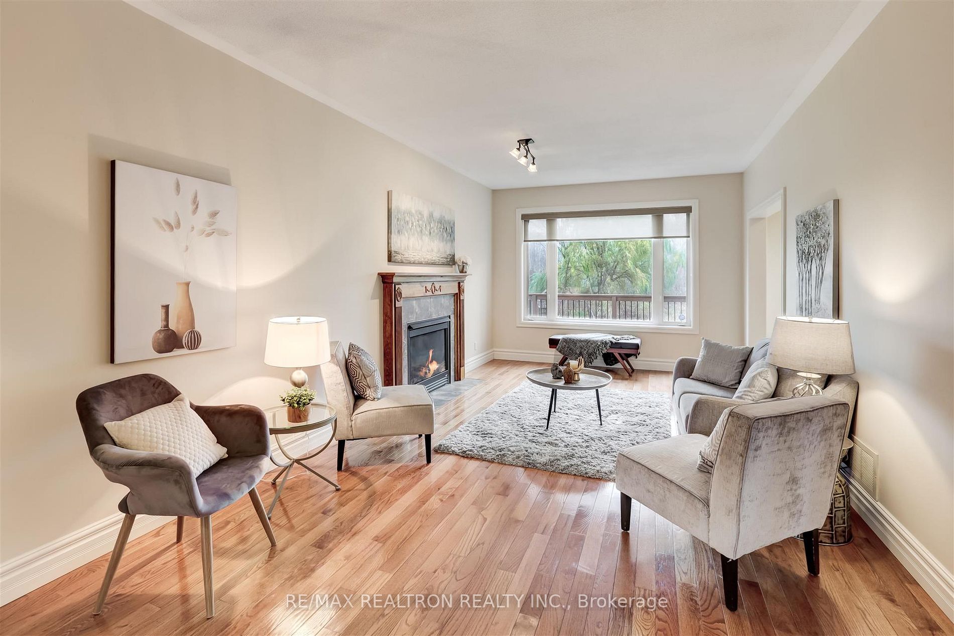 1911 Mount Albert Rd