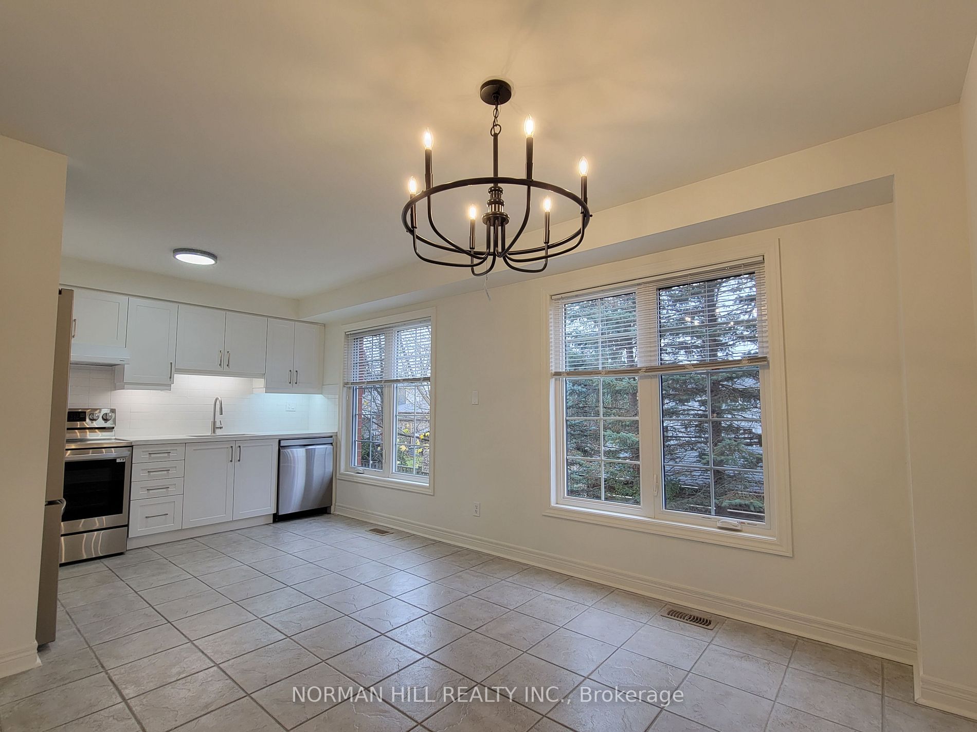 40 Mosaics Ave, #11