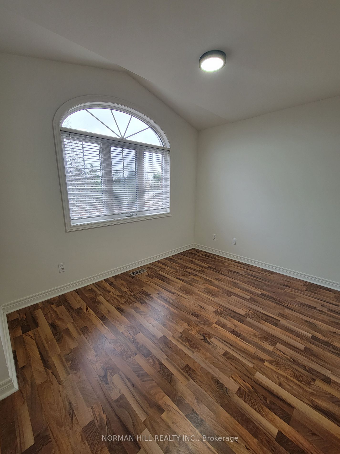 40 Mosaics Ave, #11