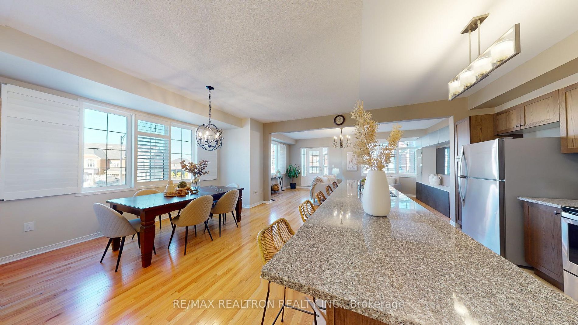 87 Ness Dr