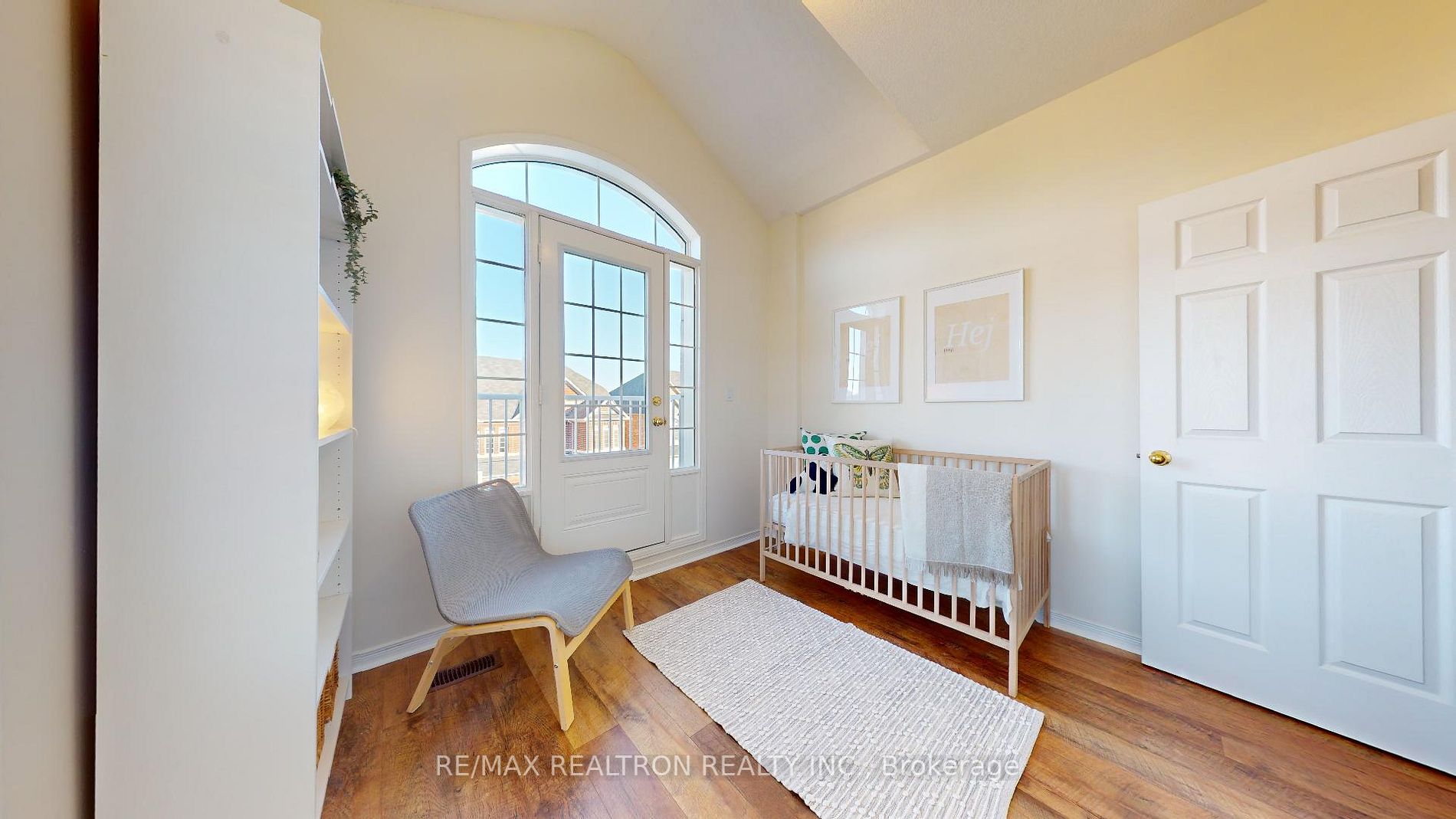 87 Ness Dr