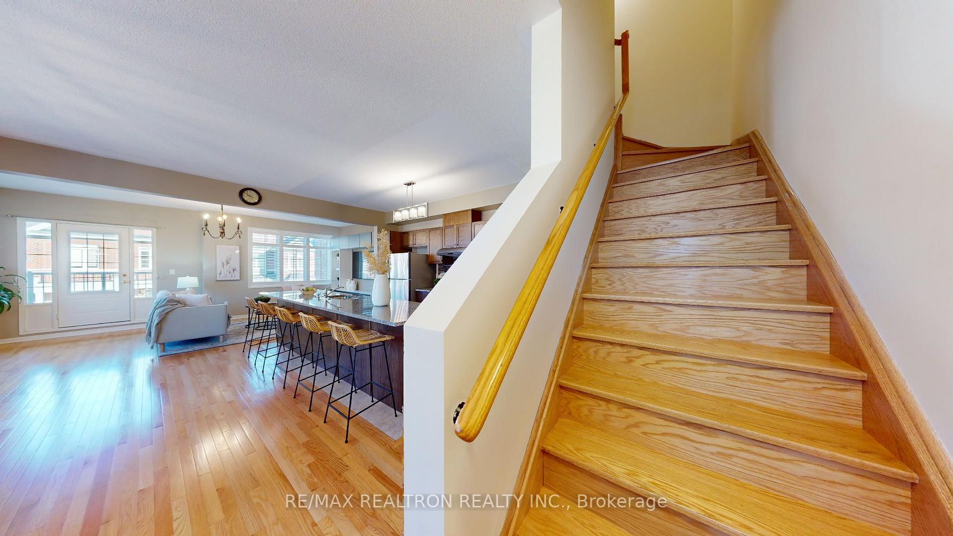 87 Ness Dr