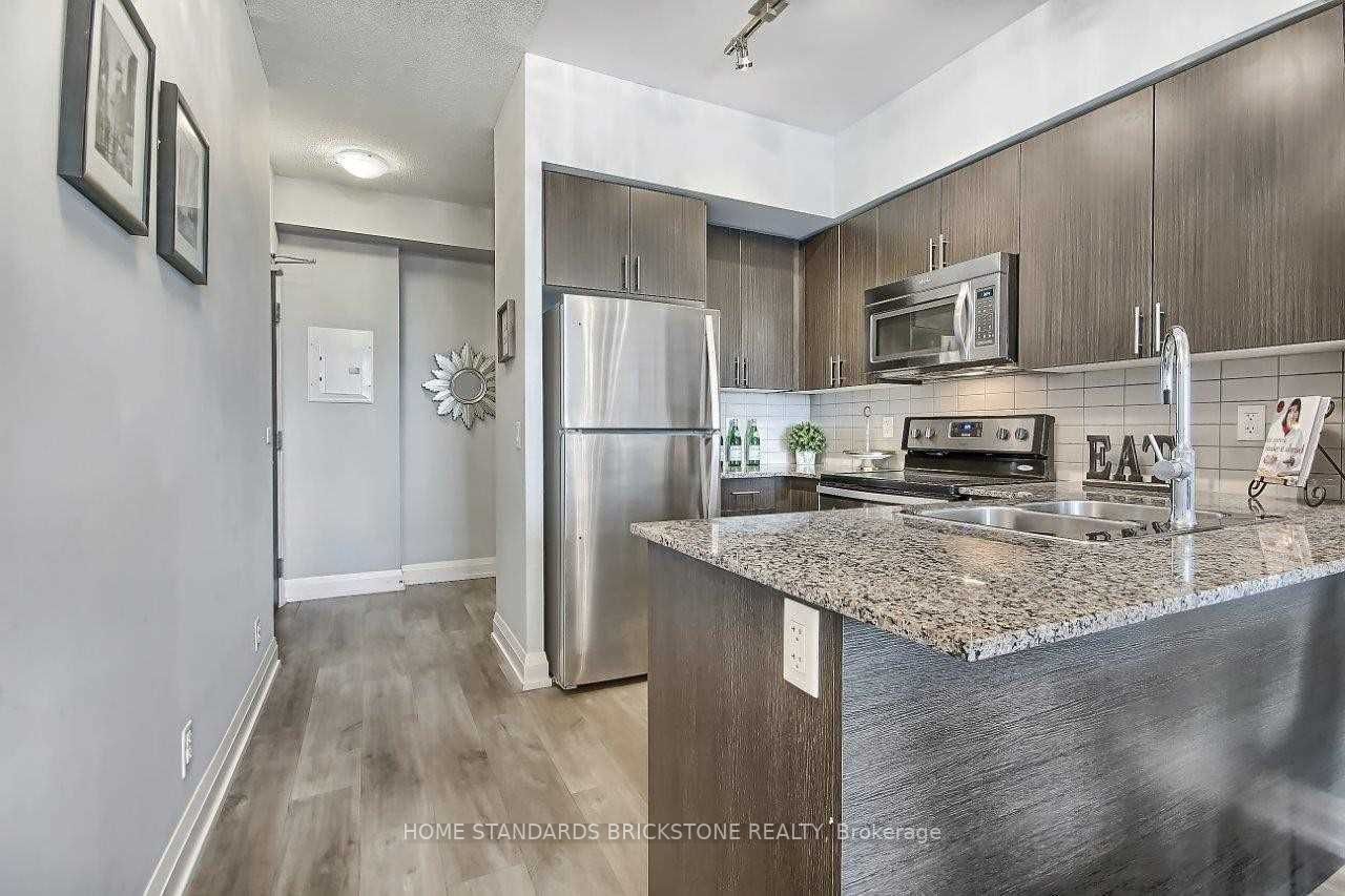 7890 Bathurst St, #804