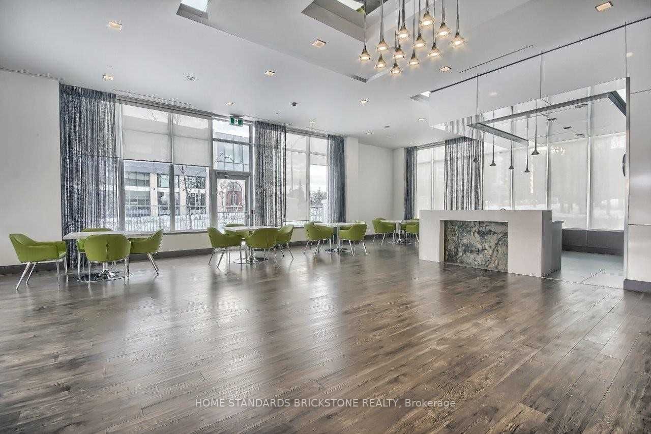 7890 Bathurst St, #804