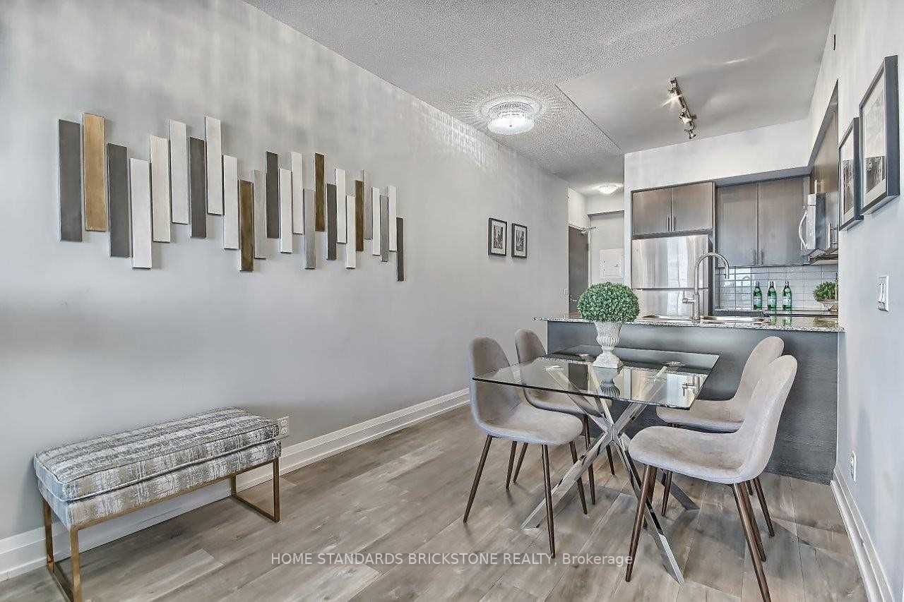7890 Bathurst St, #804