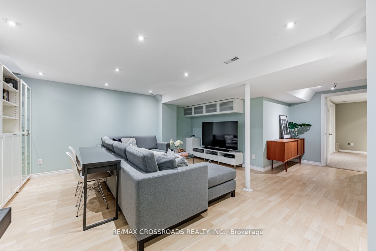 180 Swan Park Rd