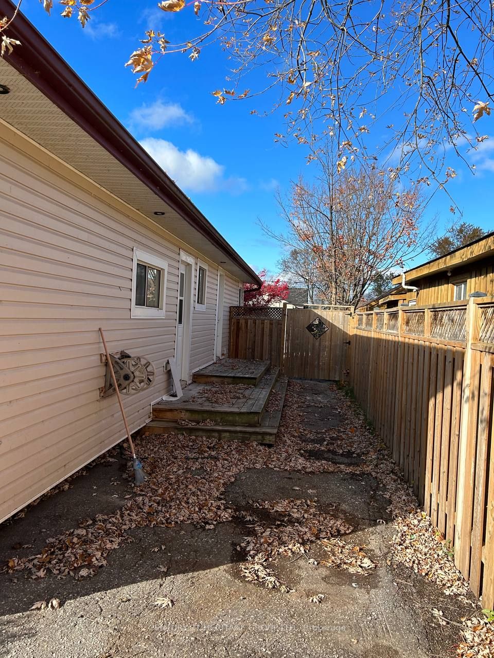 284 Kenwood Ave