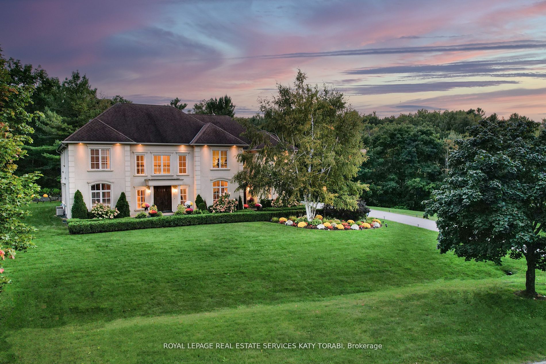 65 Kingswood Drive