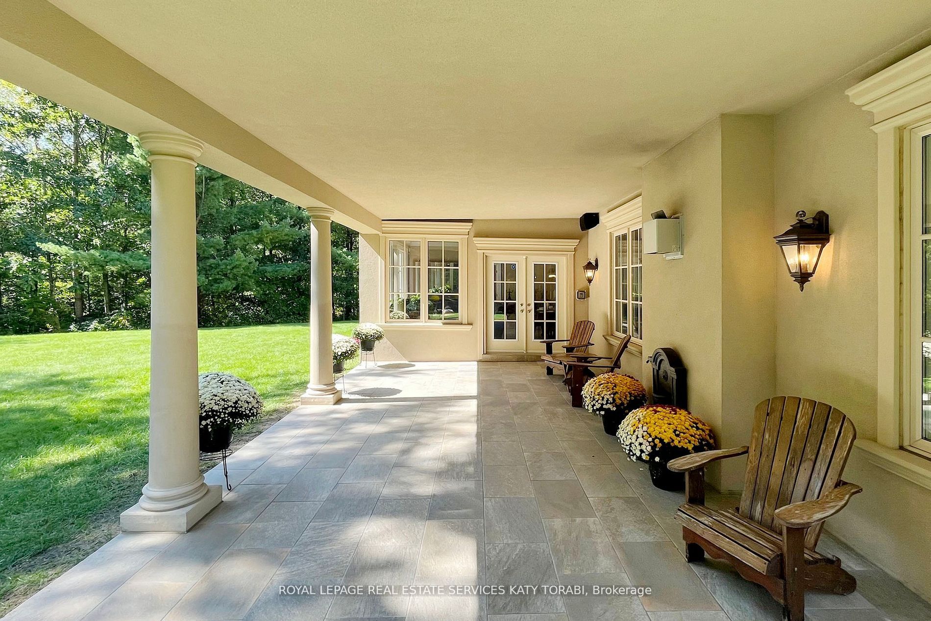 65 Kingswood Drive