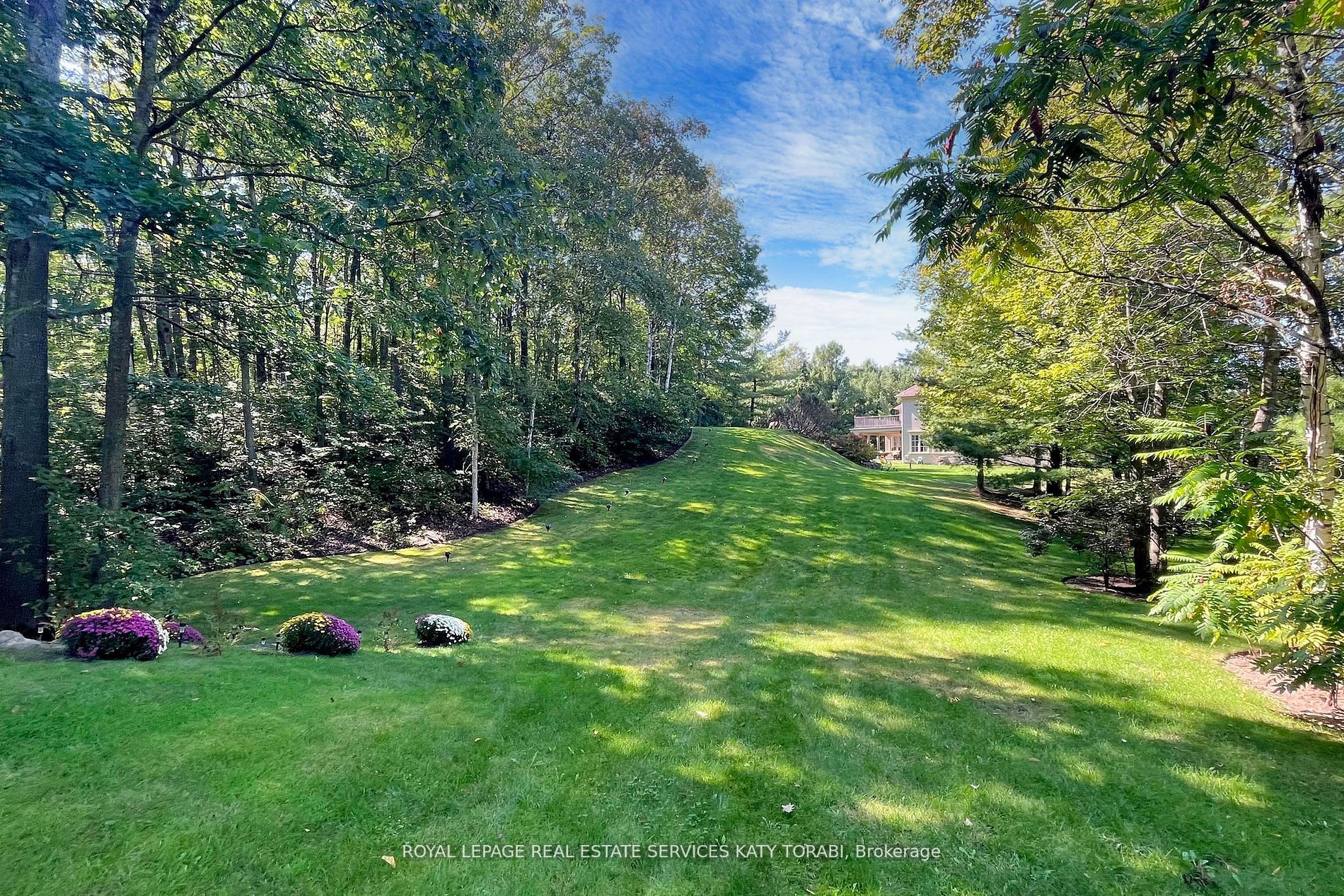 65 Kingswood Drive