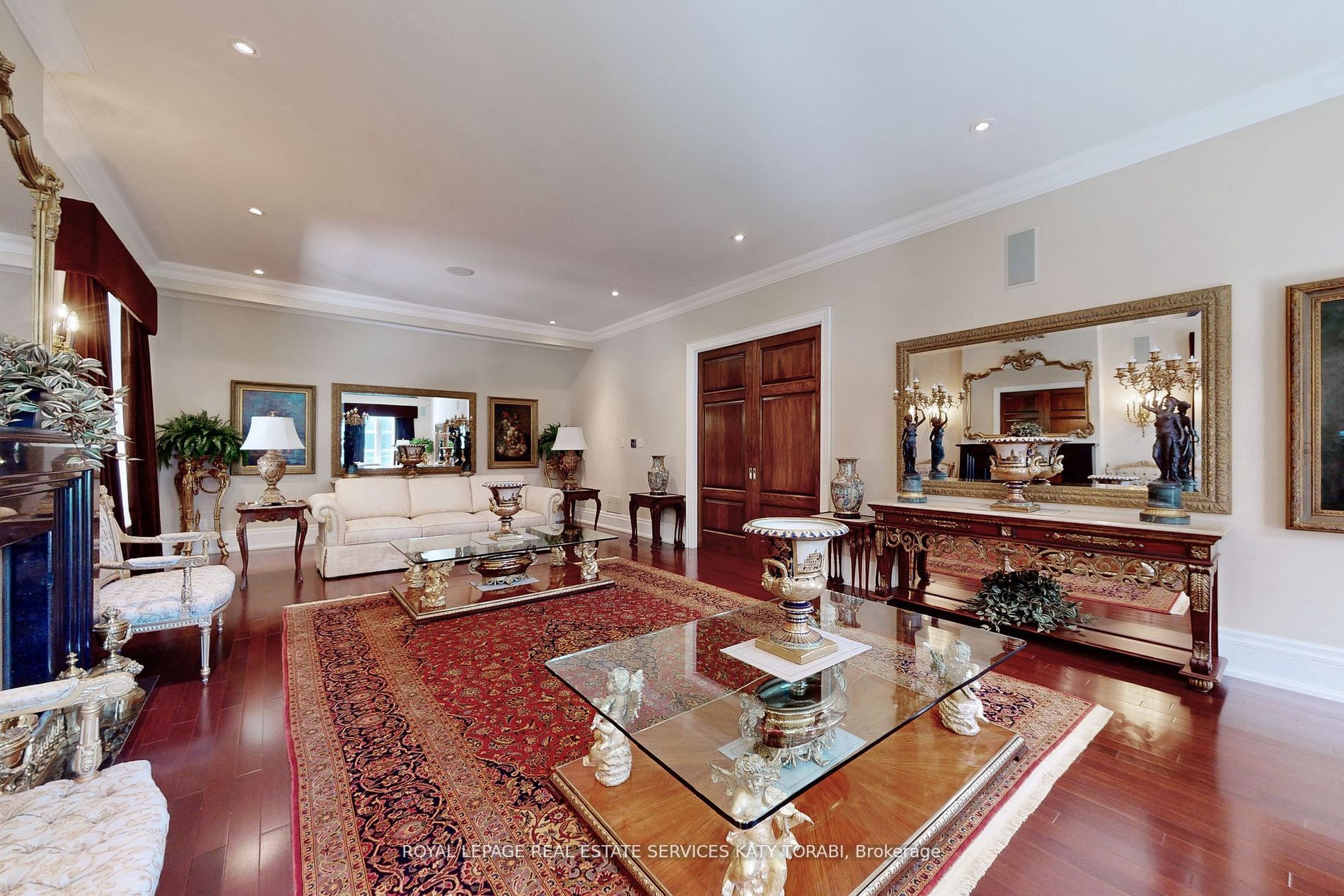 65 Kingswood Drive