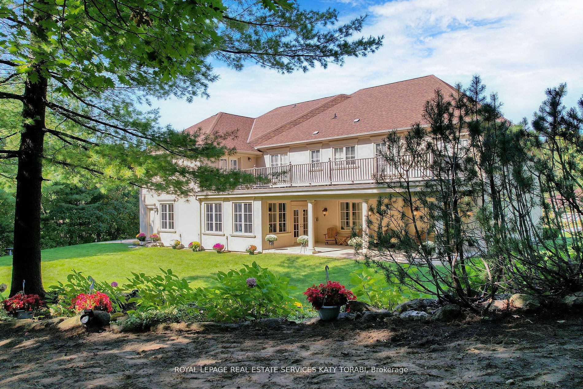 65 Kingswood Drive