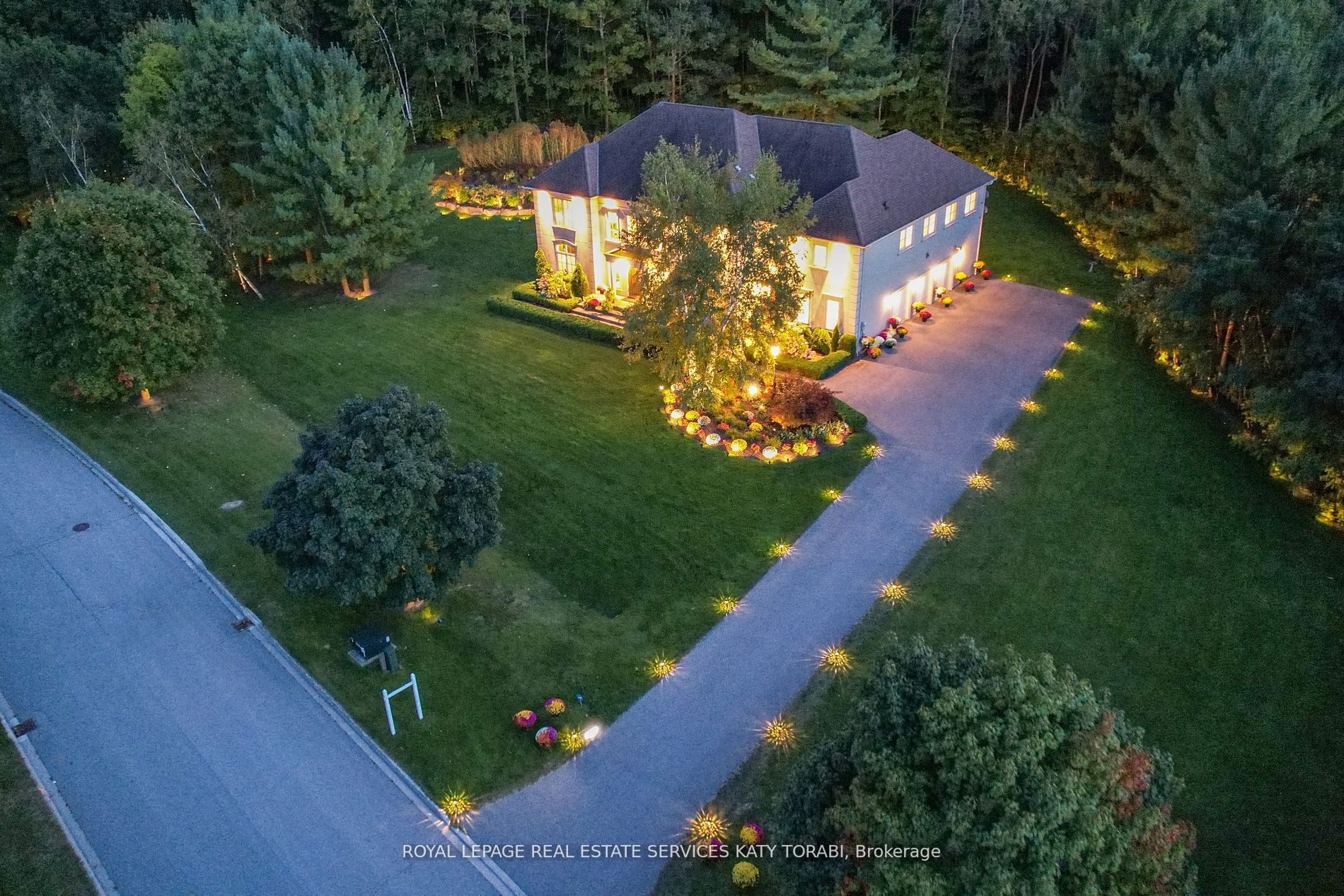 65 Kingswood Drive