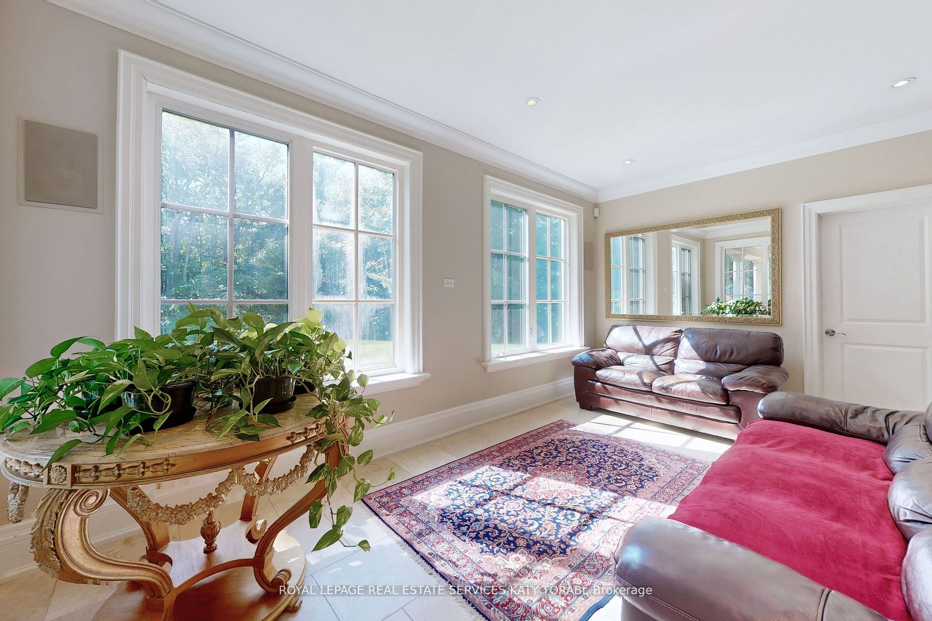 65 Kingswood Drive
