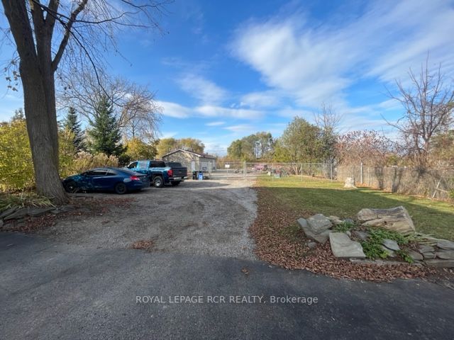 1364 Killarney Beach Rd