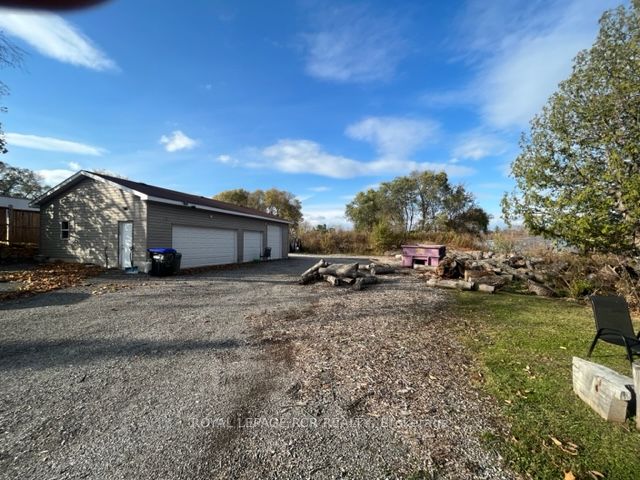 1364 Killarney Beach Rd
