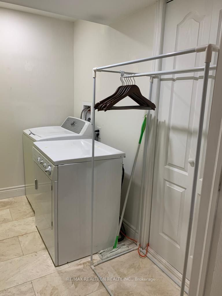 34 Willow Tree St, #Bsmt