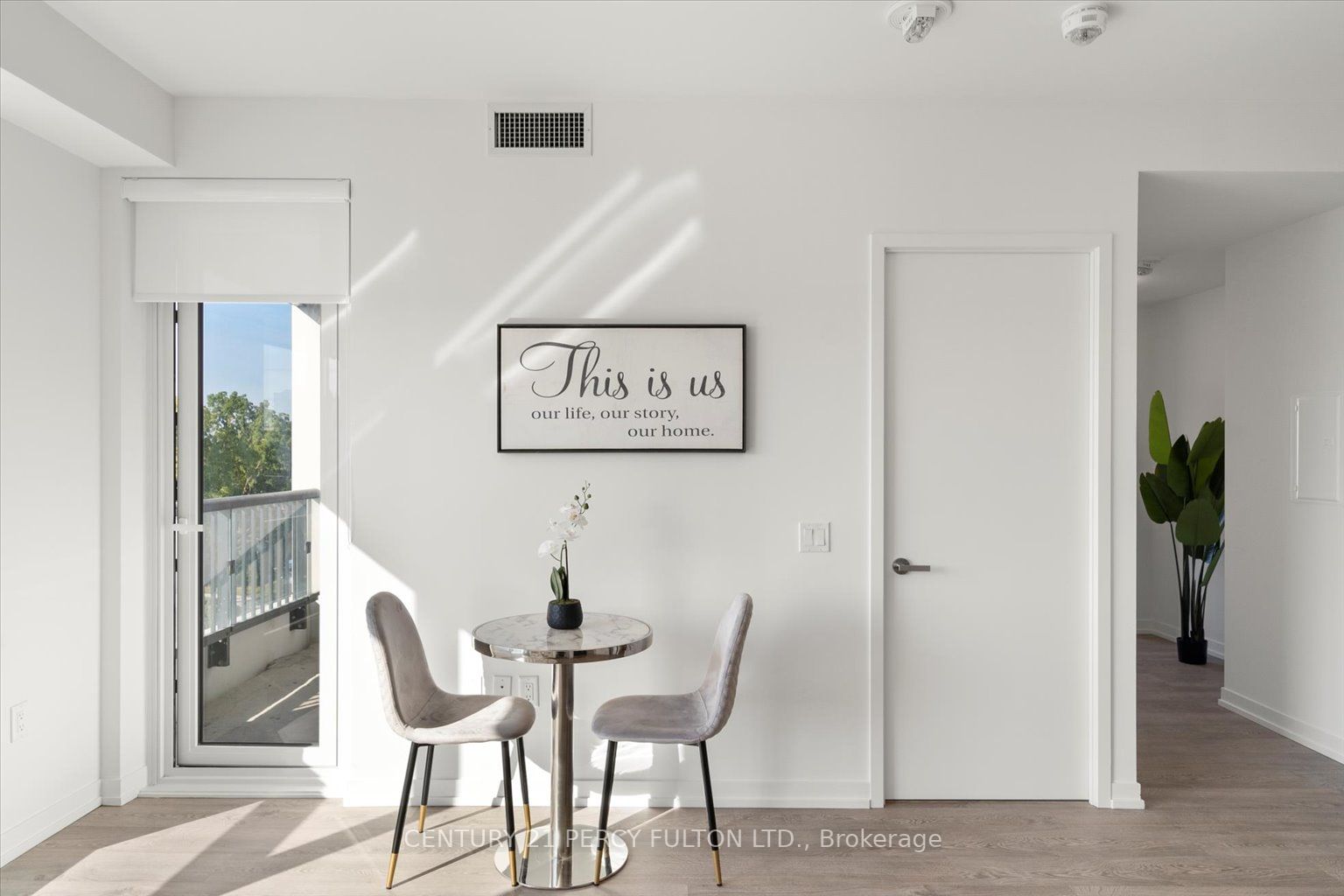 8868 Yonge St, #521E