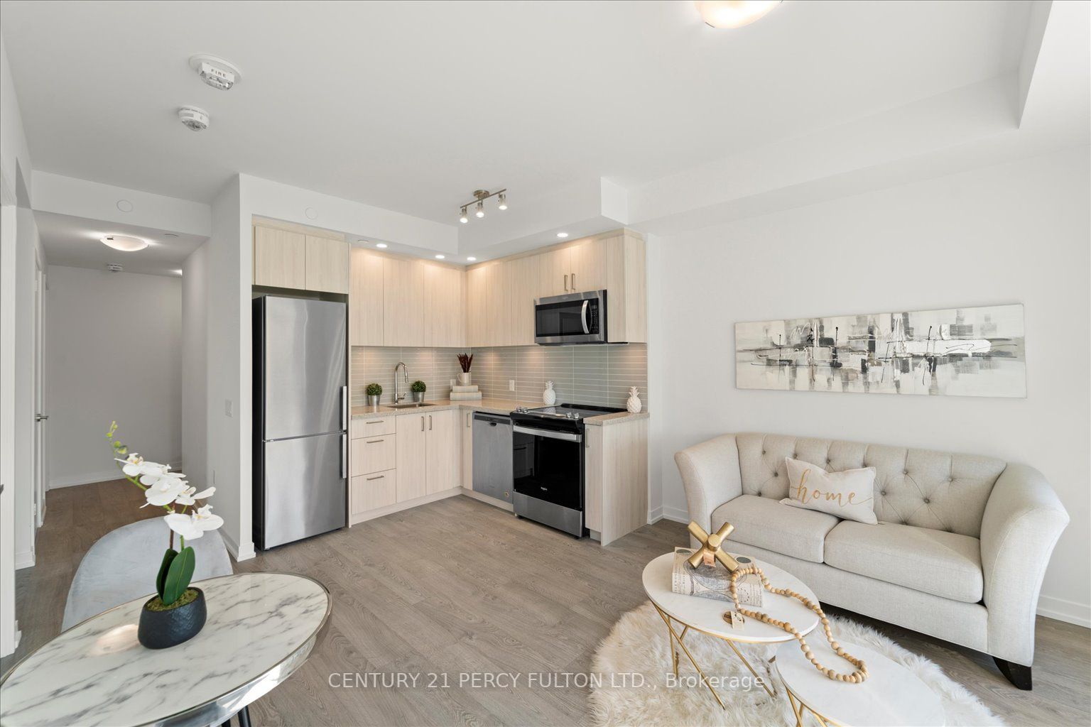 8868 Yonge St, #521E