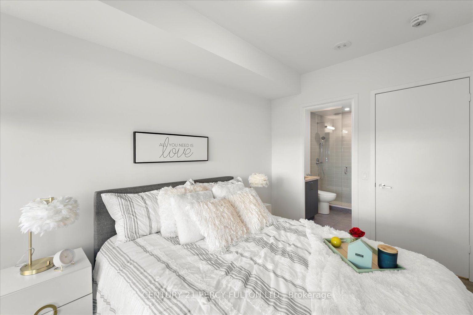 8868 Yonge St, #521E