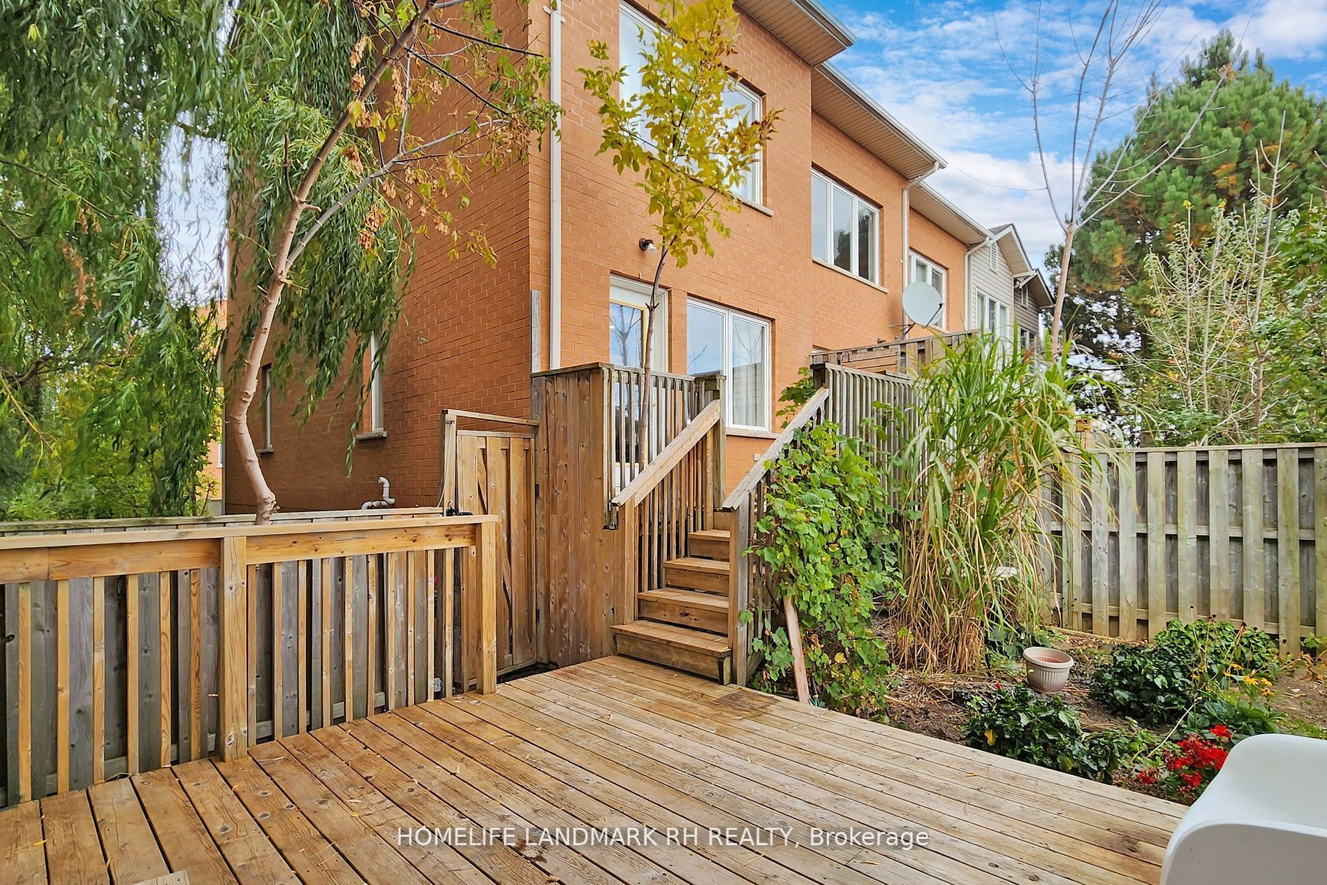 21 Elgin Mills Rd W, #5