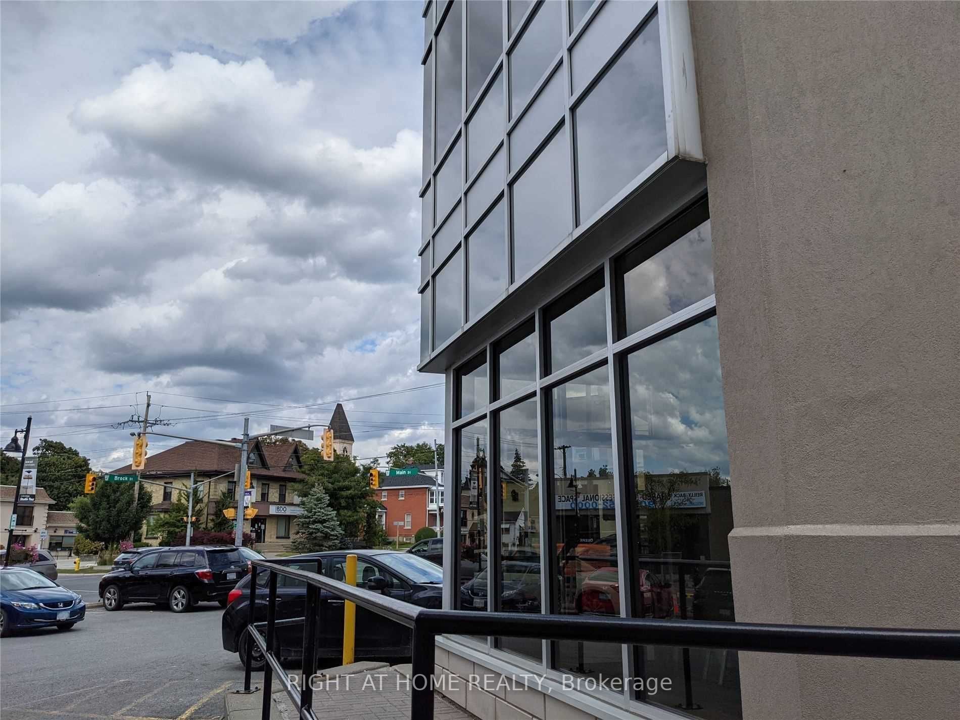 2 Brock St W, #5B